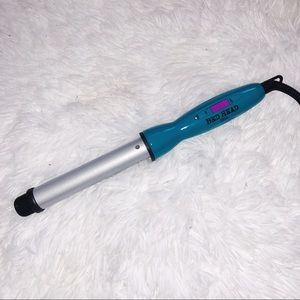 🚫SOLD🚫 Bed head 1 inch curling wand